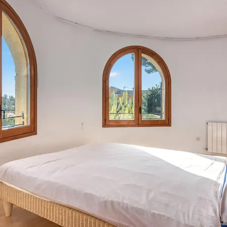 Mit Pool Und Spektakulren Villa